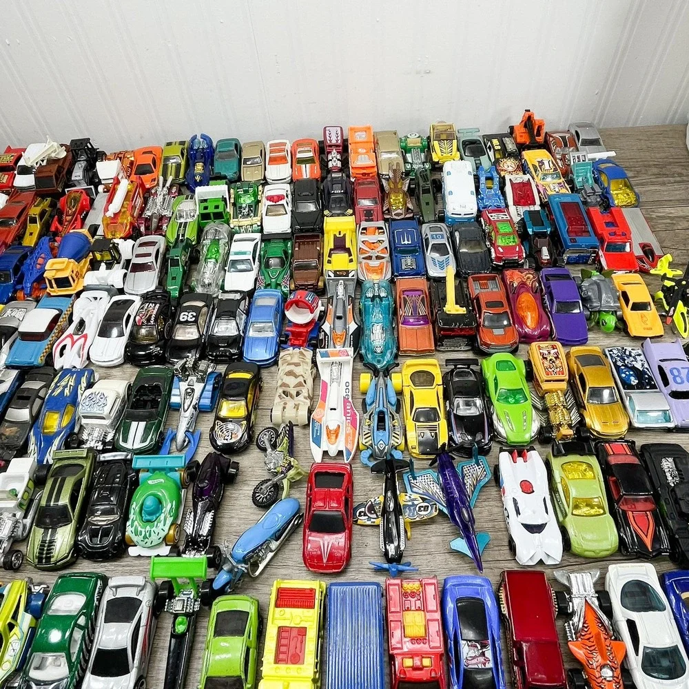 Mixed Lot‎ of 150 Hot Wheels Matchbox Die Cast Cars Trucks Planes Multi Color